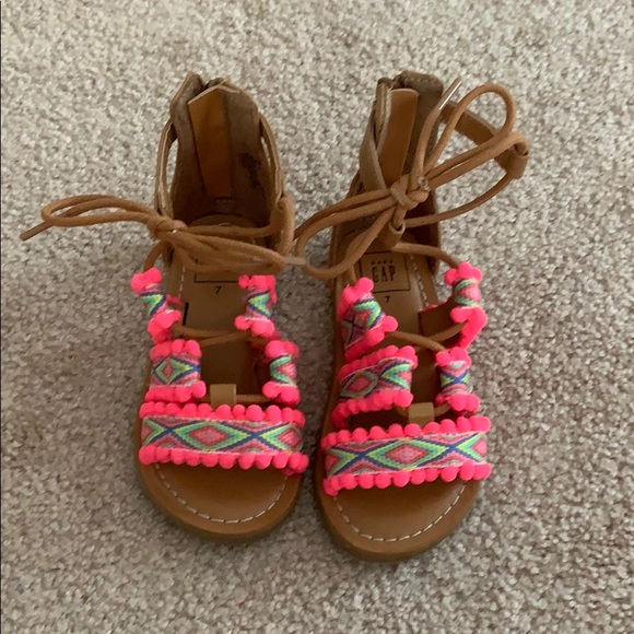 Like new toddler GAP sandals - Picture 1 of 5
